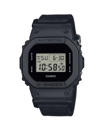 Casio DW-5600BCE-1ER Montre Homme Digitale Noire - Résistante et Iconique
