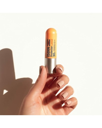 Lip balm Isdin 690013544