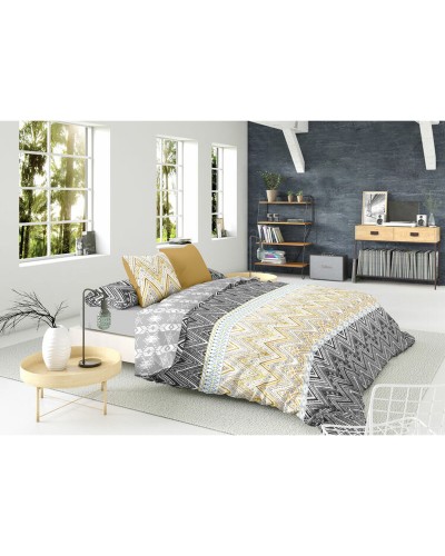 Pierre Cardin TRISTAN Ochre Duvet Cover: Elegant and comfortable bedding
