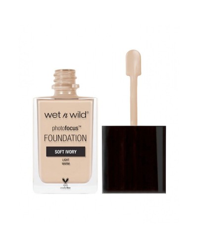 Base per Trucco Fluida Wet n Wild Photofocus Foundation Soft Ivory 30 ml
