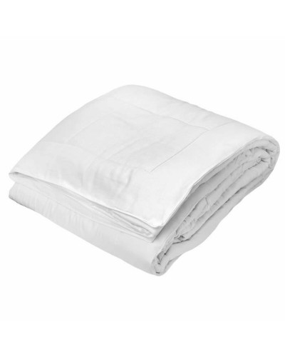 Edredón Toison D'or Silkydor 240x260 cm: Suave y cálido para noches de sueño confortables.
