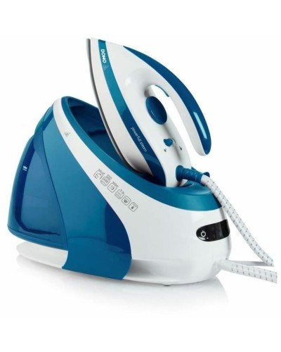 Domo Iron: non-stick soleplate, rapid heating, for all types of fabric
