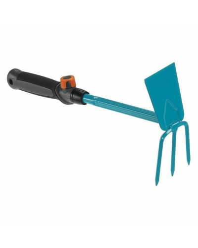 Sarcloir à soc Gardena Combisystem : Outil polyvalent pour le jardinage et le désherbage.
